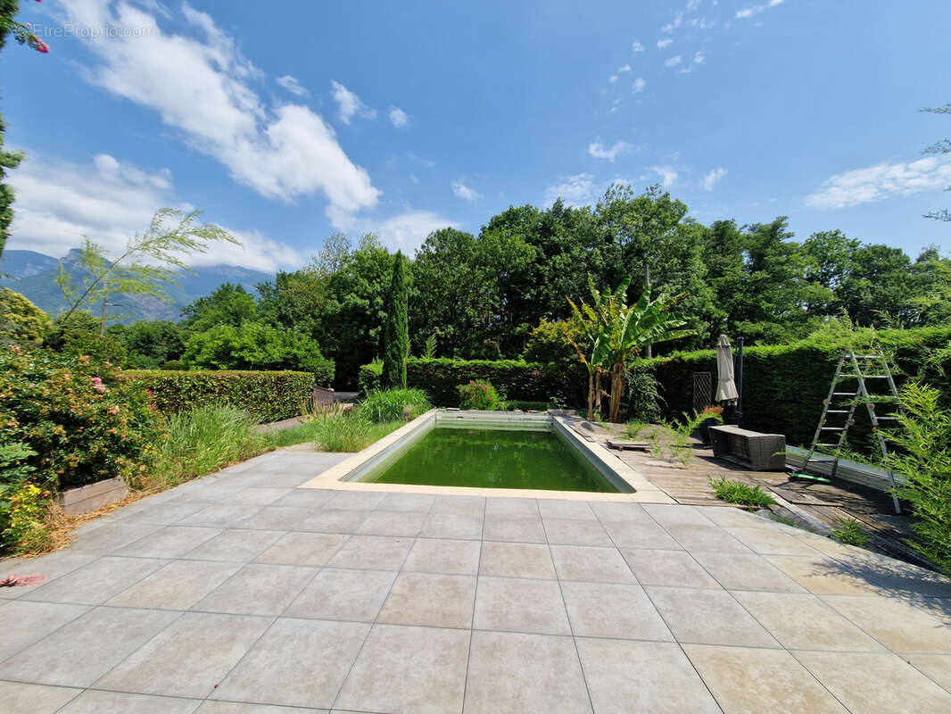 Maison à VEUREY-VOROIZE