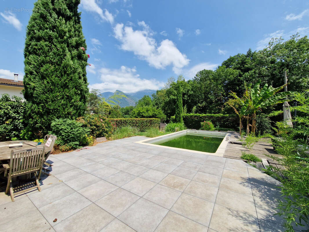 Maison à VEUREY-VOROIZE