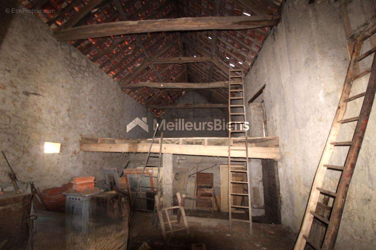 Maison à SAINT-GENIX-SUR-GUIERS