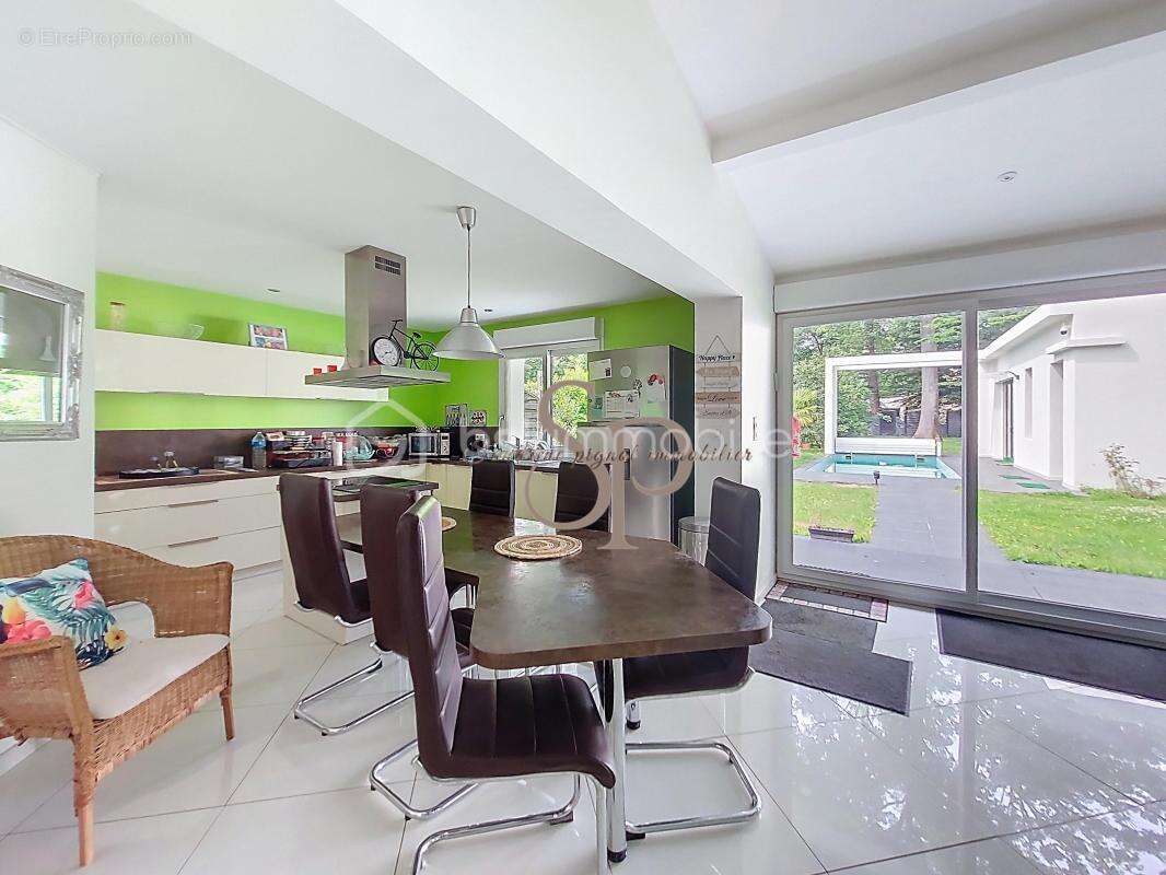 Maison à BAZOCHES-SUR-LE-BETZ