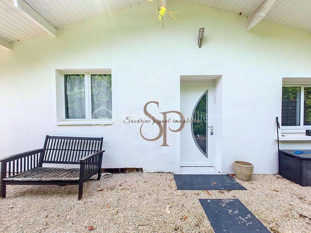 Maison à BAZOCHES-SUR-LE-BETZ