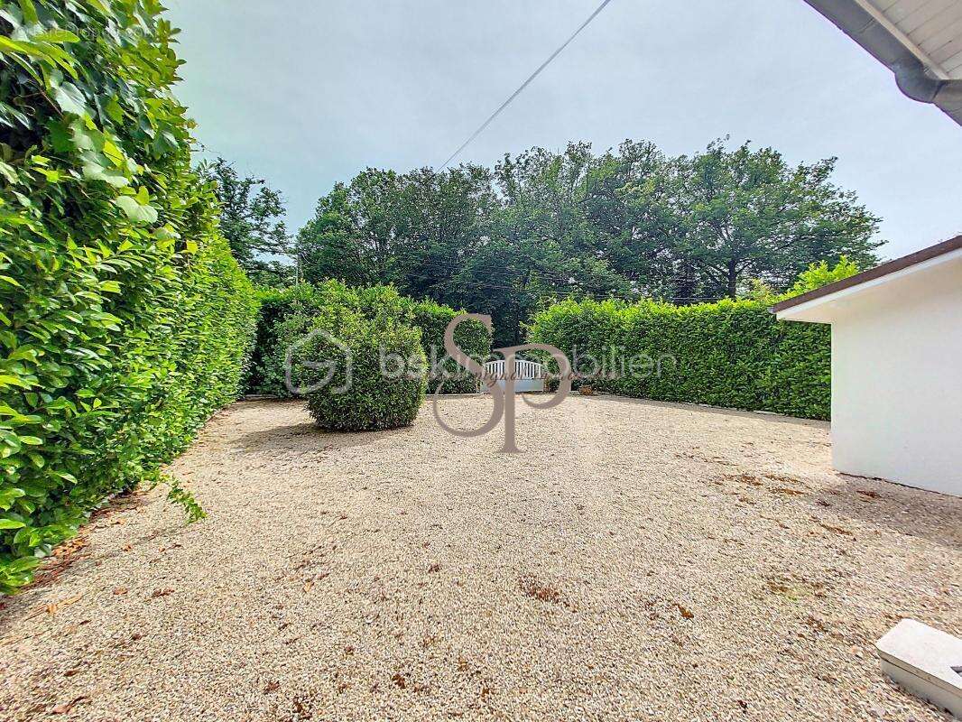 Maison à BAZOCHES-SUR-LE-BETZ