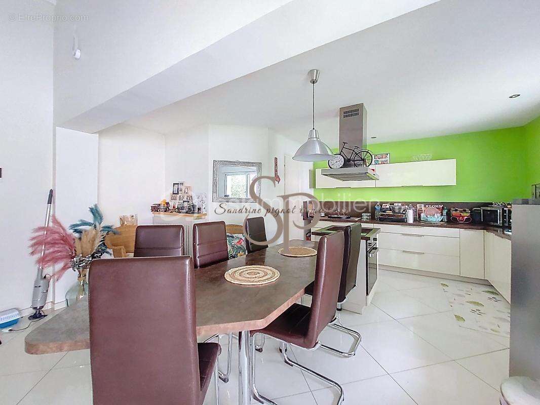 Maison à BAZOCHES-SUR-LE-BETZ