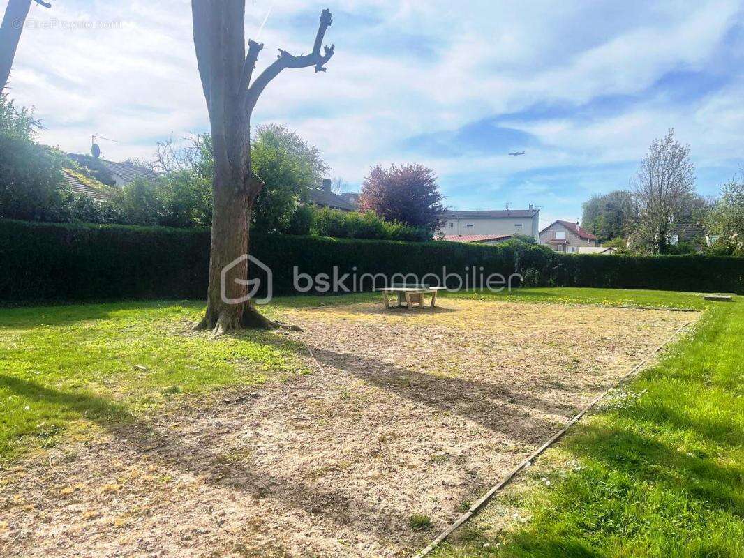 Appartement à LE THILLAY