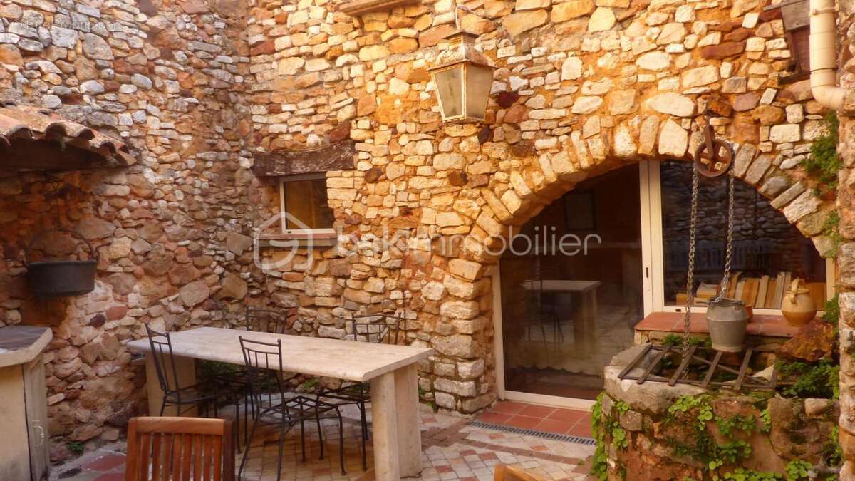 Maison à ROUSSILLON