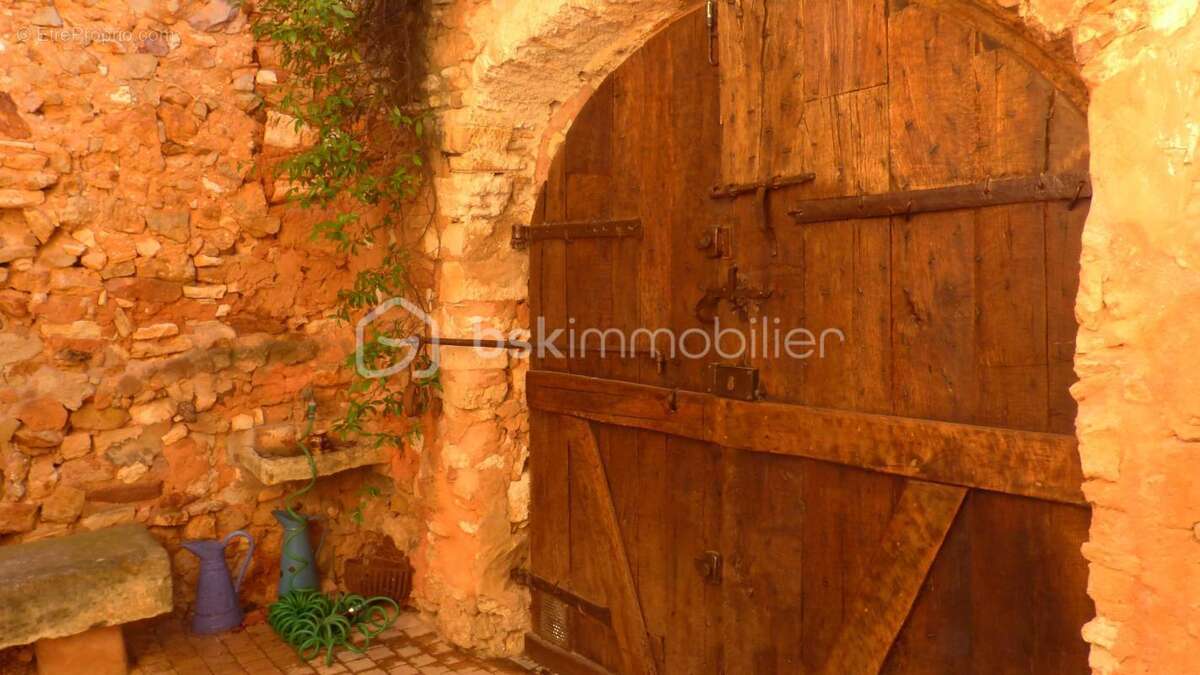 Maison à ROUSSILLON