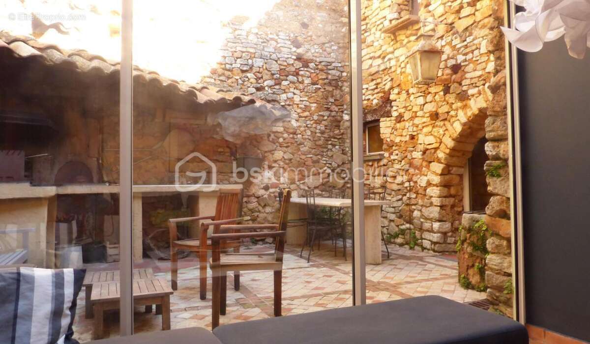 Maison à ROUSSILLON