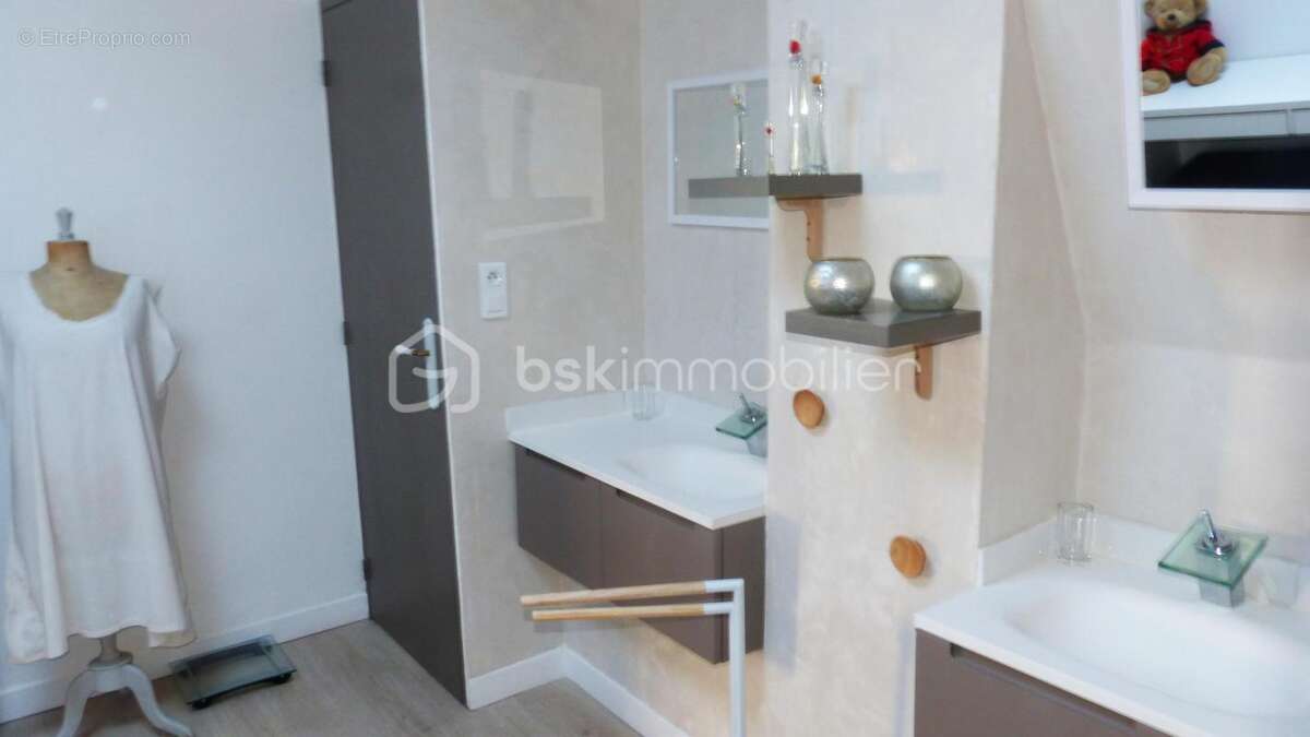 Maison à ROUSSILLON