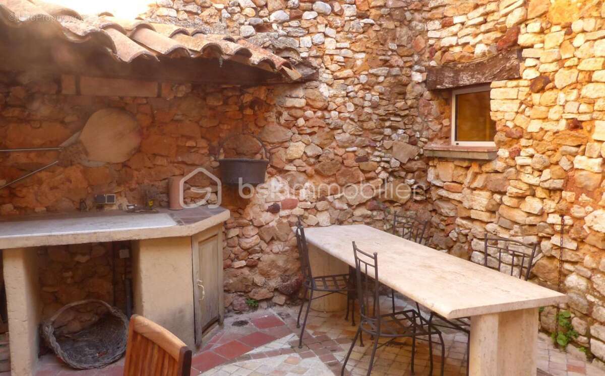 Maison à ROUSSILLON