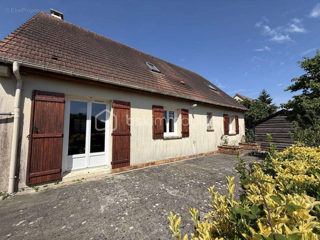 Maison à VILLENEUVE-LES-SABLONS