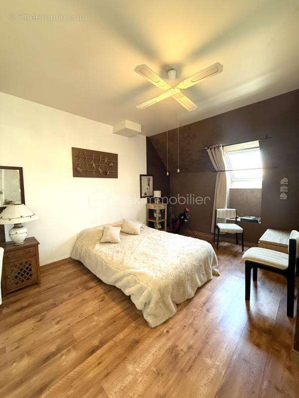 Maison à VILLENEUVE-LES-SABLONS