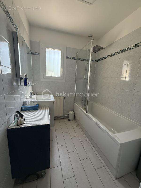 Maison à VILLENEUVE-LES-SABLONS