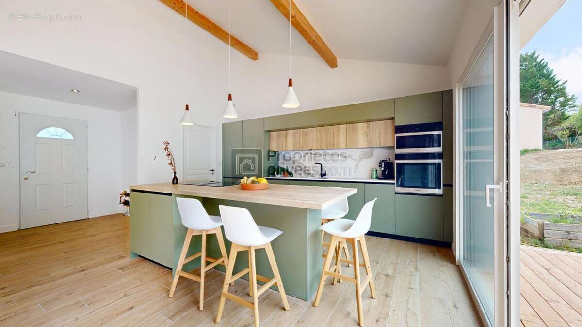 Maison à LACROIX-FALGARDE