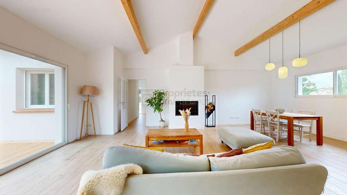 Maison à LACROIX-FALGARDE