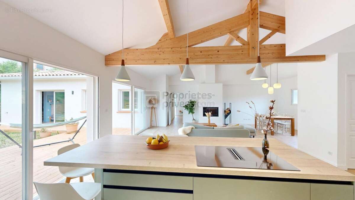 Maison à LACROIX-FALGARDE