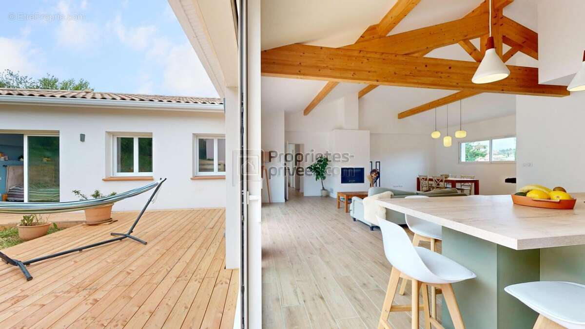 Maison à LACROIX-FALGARDE