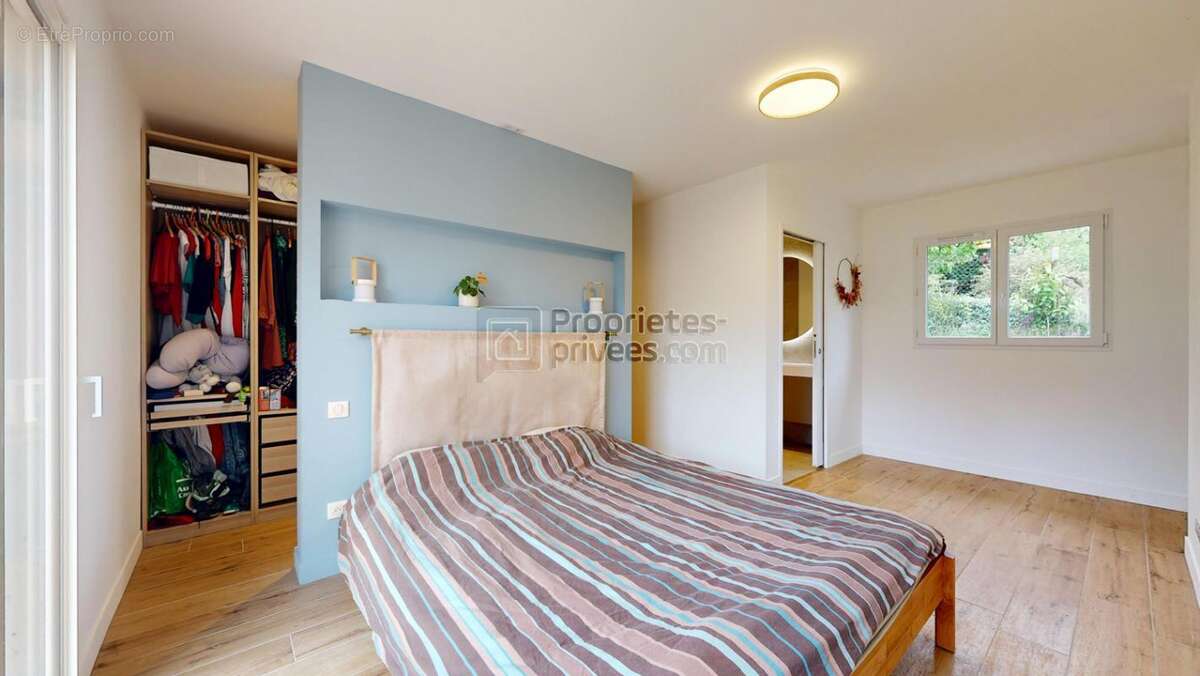 Maison à LACROIX-FALGARDE