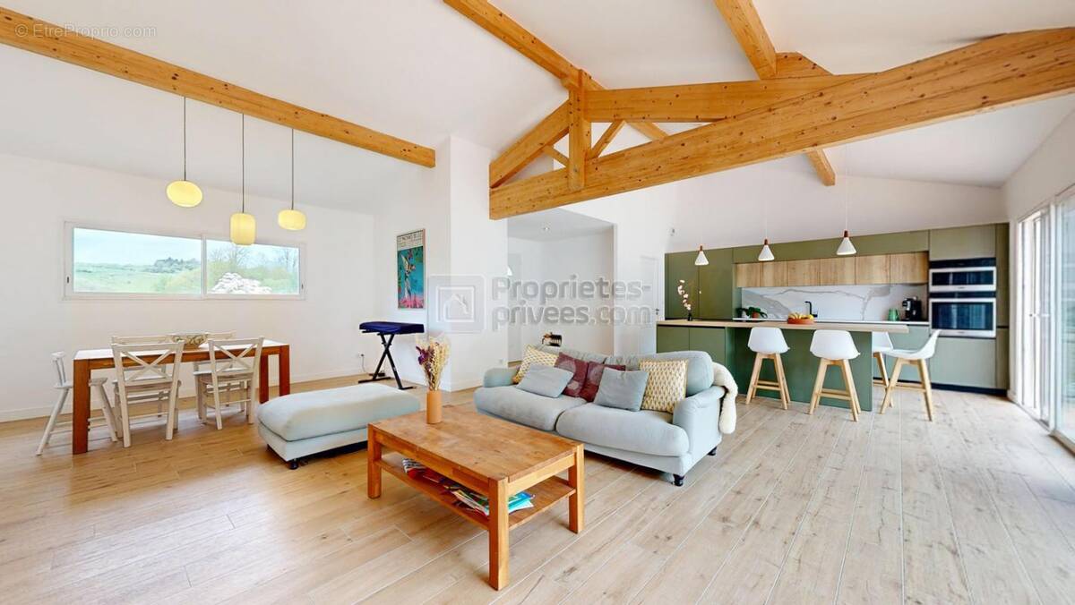 Maison à LACROIX-FALGARDE