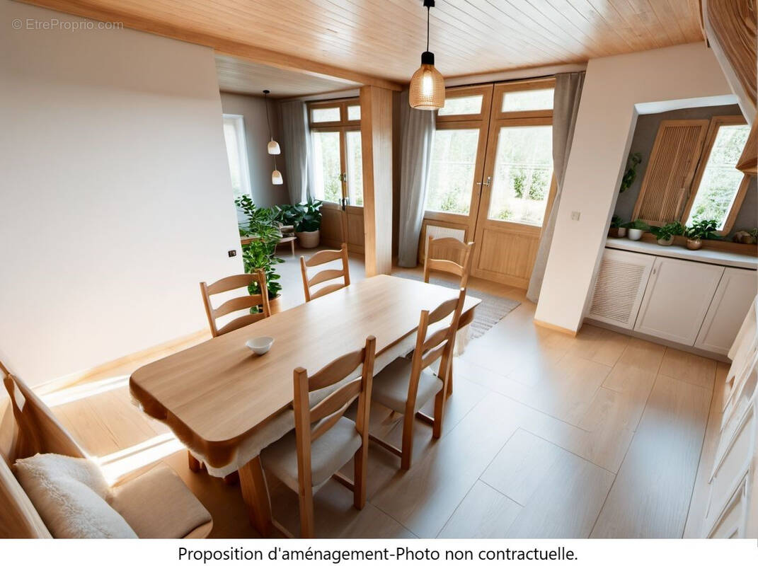 Maison à SALLES-CURAN