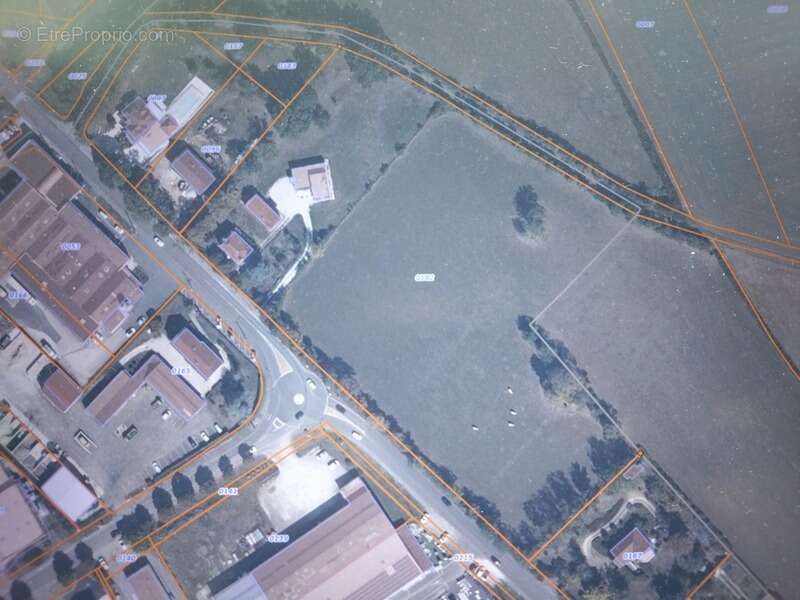 Terrain à SEMUR-EN-AUXOIS