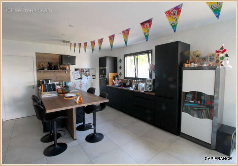 Maison à MONTREUIL-LE-GAST