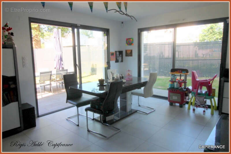 Maison à MONTREUIL-LE-GAST