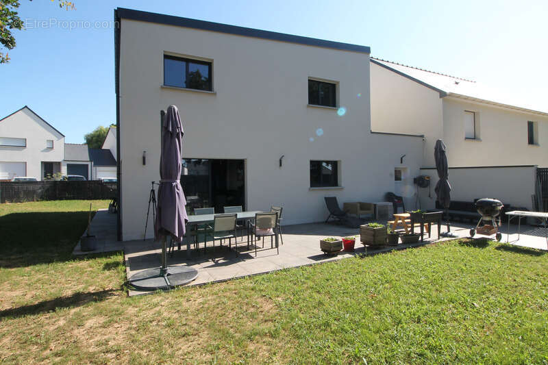 Maison à MONTREUIL-LE-GAST