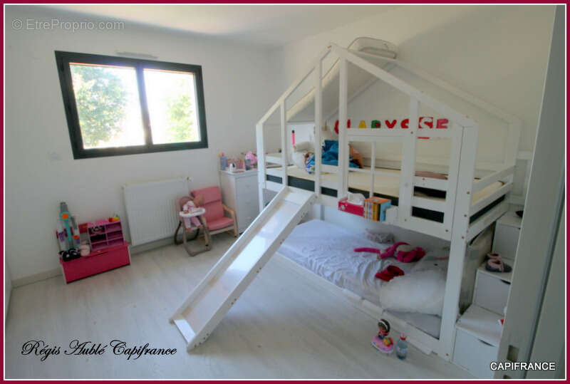 Maison à MONTREUIL-LE-GAST