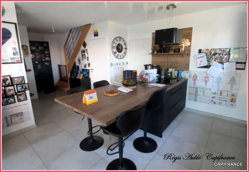 Maison à MONTREUIL-LE-GAST