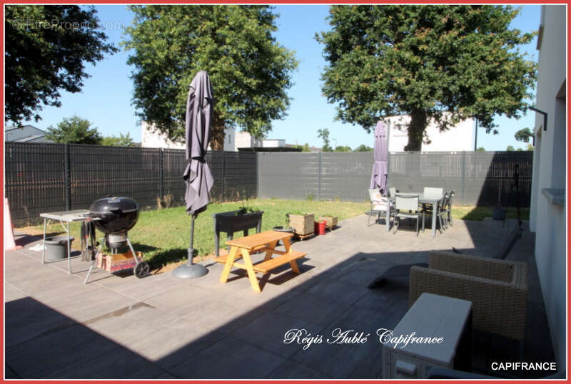 Maison à MONTREUIL-LE-GAST