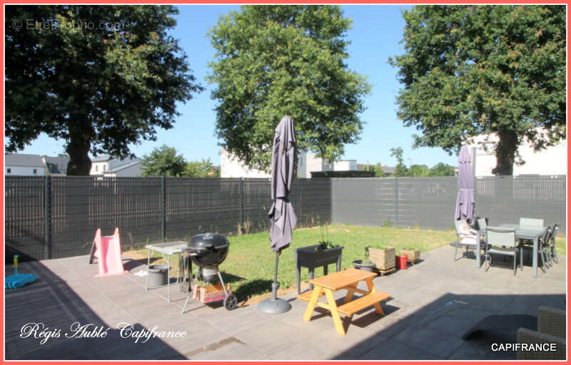 Maison à MONTREUIL-LE-GAST