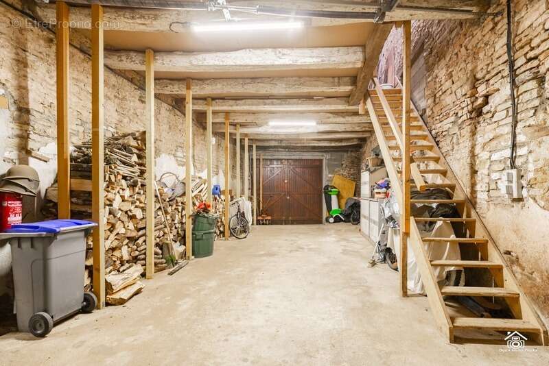 Maison à FONTAINE-FRANCAISE