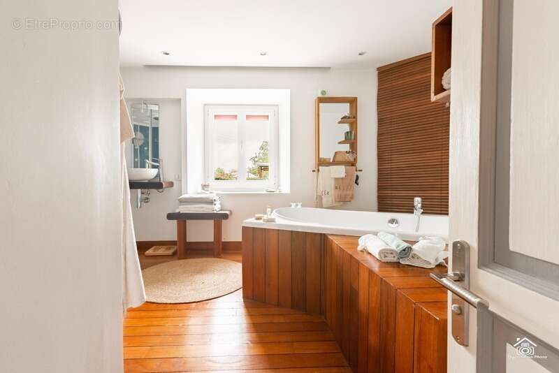 Maison à FONTAINE-FRANCAISE