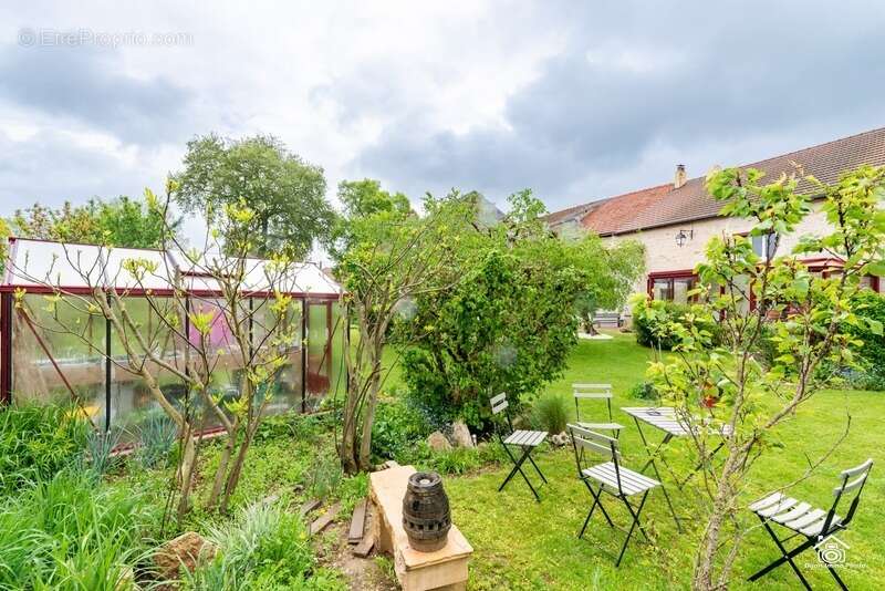 Maison à FONTAINE-FRANCAISE