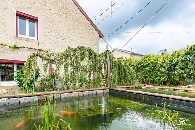 Maison à FONTAINE-FRANCAISE