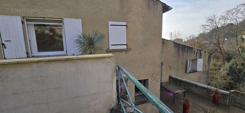 Maison à CHARMES-SUR-RHONE