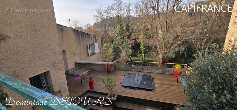 Maison à CHARMES-SUR-RHONE