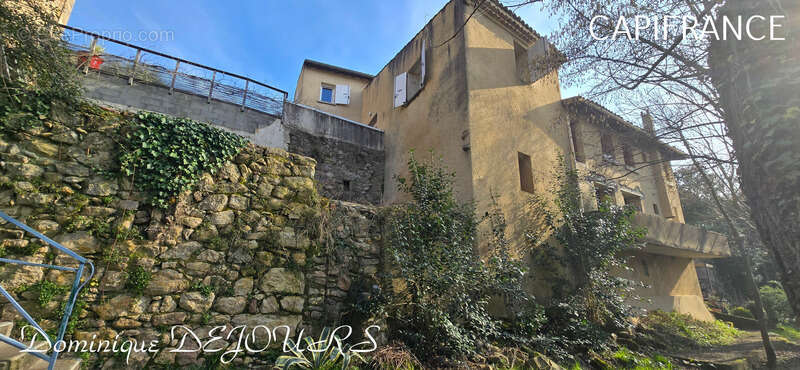 Maison à CHARMES-SUR-RHONE