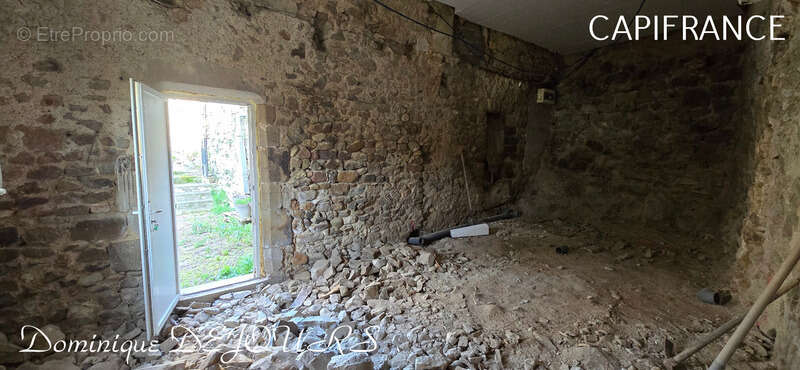 Maison à CHARMES-SUR-RHONE