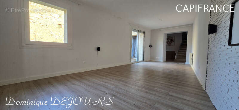 Maison à CHARMES-SUR-RHONE