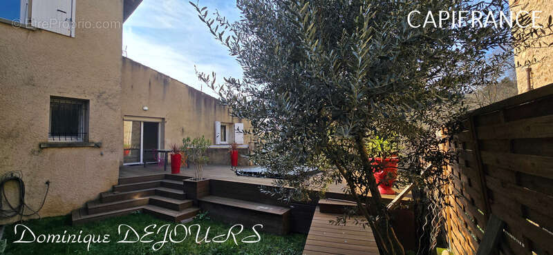 Maison à CHARMES-SUR-RHONE