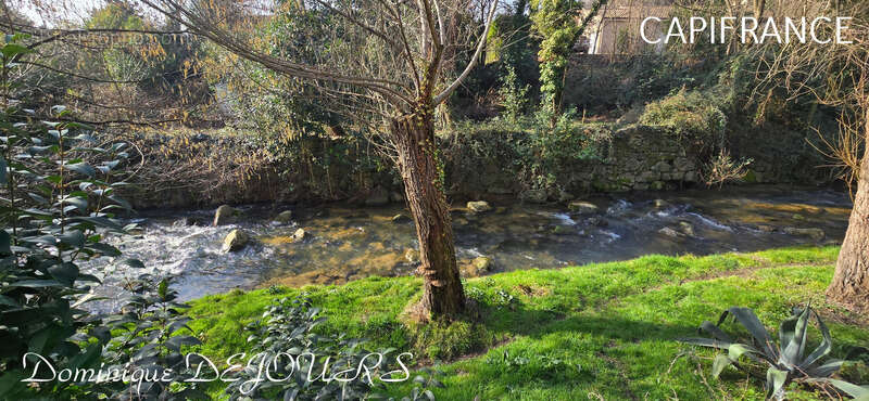 Maison à CHARMES-SUR-RHONE