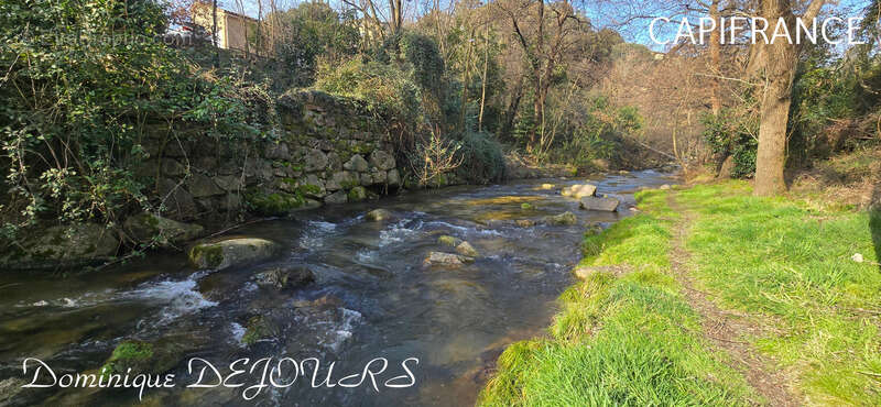 Maison à CHARMES-SUR-RHONE