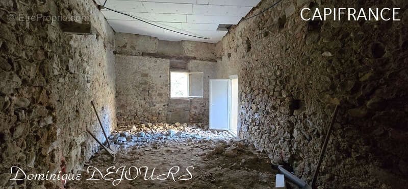 Maison à CHARMES-SUR-RHONE