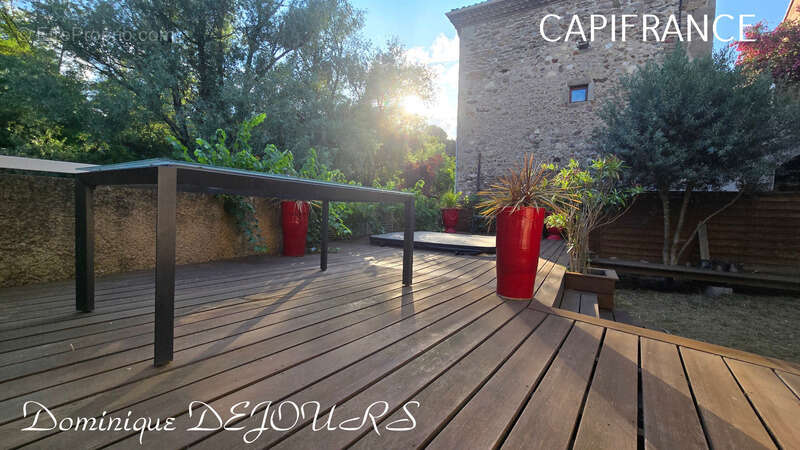 Maison à CHARMES-SUR-RHONE