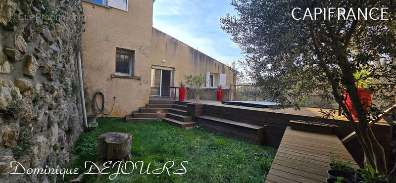 Maison à CHARMES-SUR-RHONE