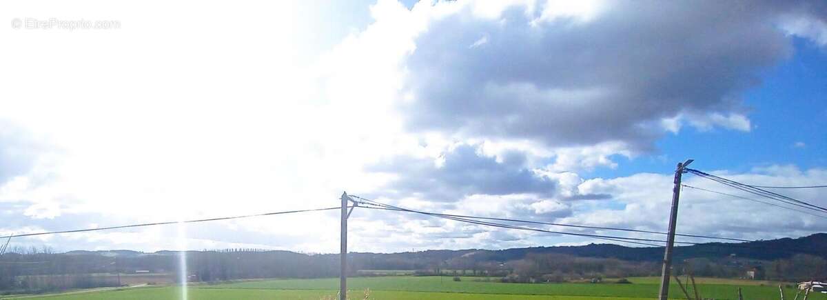 Terrain à SAINT-UZE