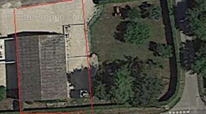 Terrain à SAINT-UZE