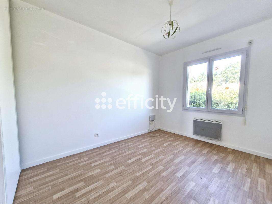 Maison à SAINT-GEORGES-DE-POINTINDOUX