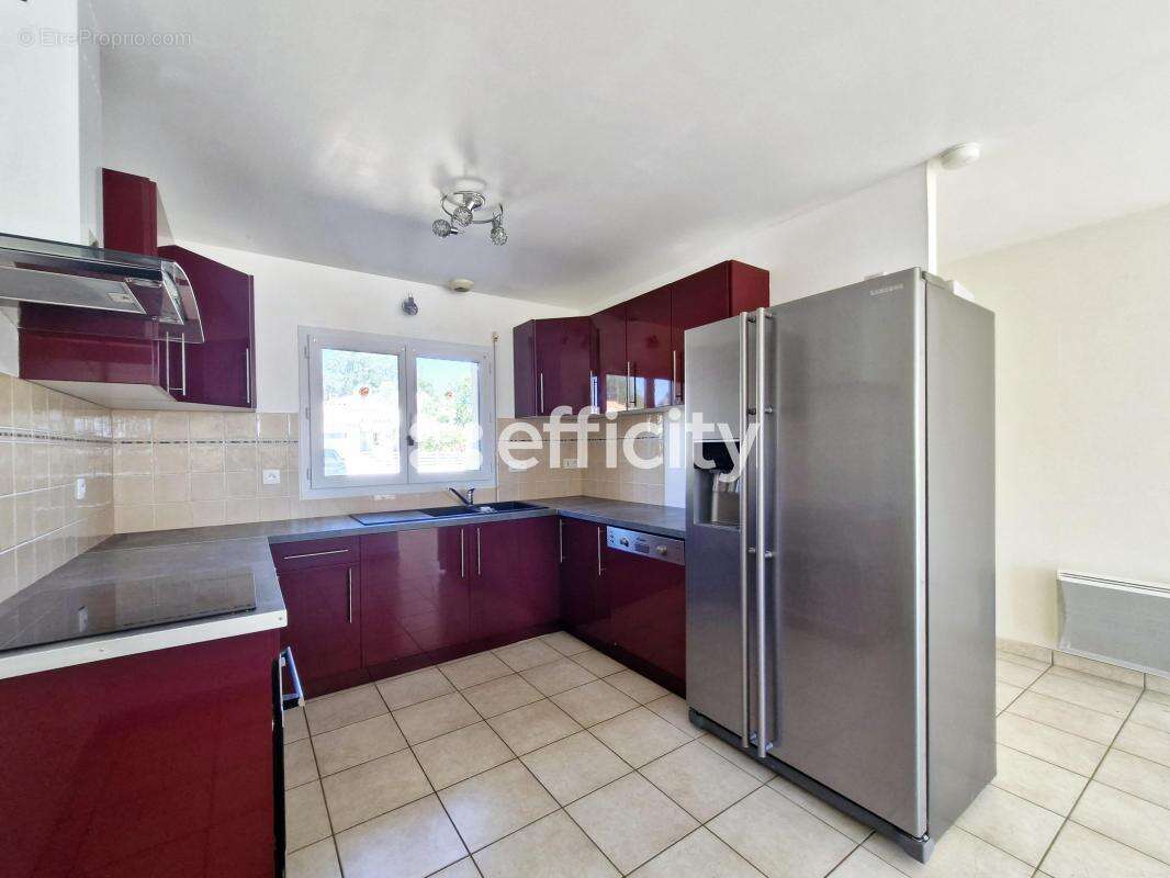 Maison à SAINT-GEORGES-DE-POINTINDOUX